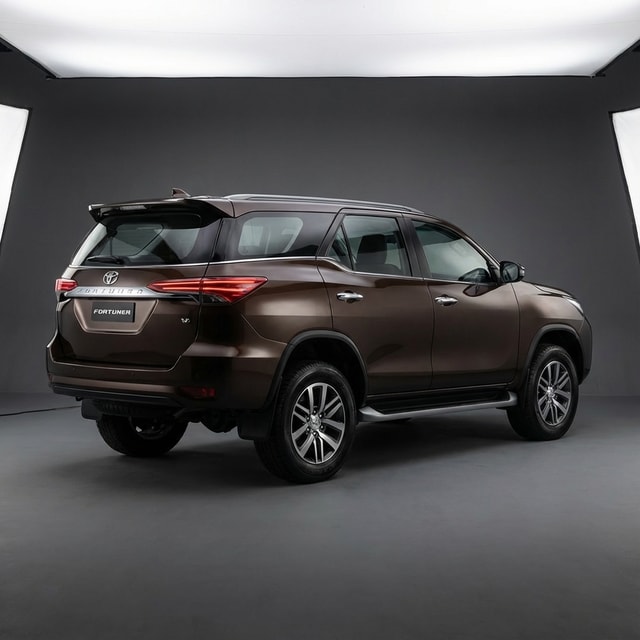 2021 Toyota Fortuner V - View 3